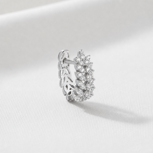 silver hoop med stenar