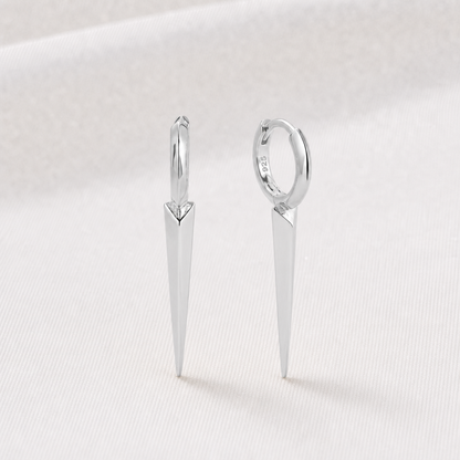 Silverhoop med hängande slät spike